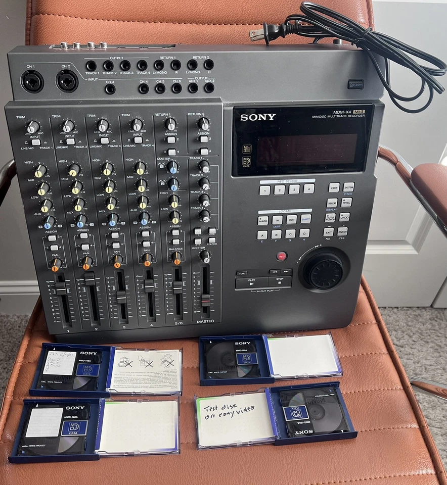Sony MDM-X4 Series II Four-Track Rare Vintage find in this Great Condition. - Image 2 of 4