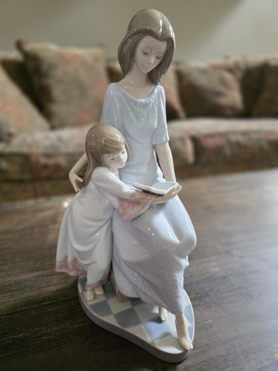 LLADRO 'Bedtime Story' Figurine Mother Daughter Reading | eBay