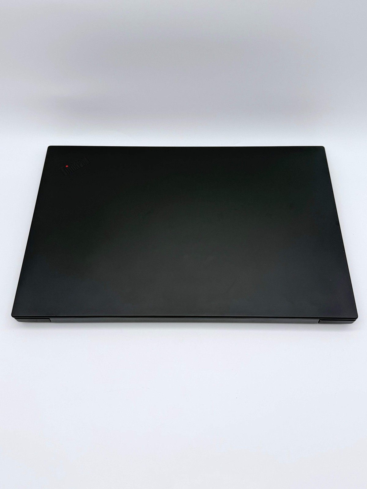 Lenovo ThinkPad P1 Gen 2, 15.6-Inch Laptop, with Intel Core i7-9850H, Windows 10 Pro