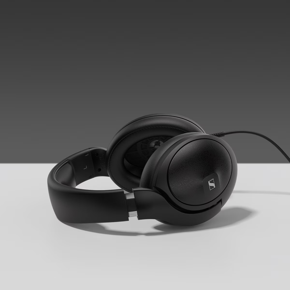 Sennheiser HD 620S Closed-Back Over-Ear Wired Audiophile