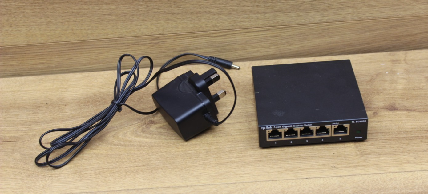 TP-Link TL-SG105S 5-Port Gigabit Desktop Switch - Tested Working