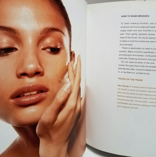 1st Edition Bobbi Brown Beauty: The Ultimate Beauty ResourceAnnemarie Iverson - Picture 9 of 12