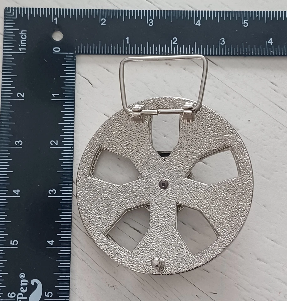 Pistola giratoria redonda cámara cañón vaquero revólver bala cinturón hebilla militar Foto 3 de 3