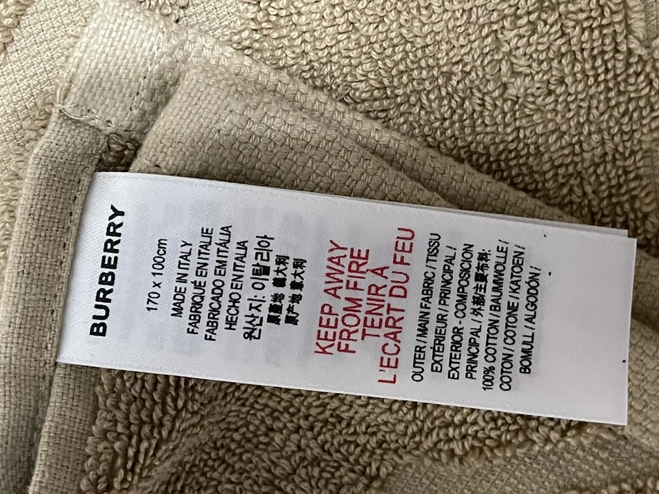 BURBERRY Logo Textured Bath Towel - Image 3 of 3