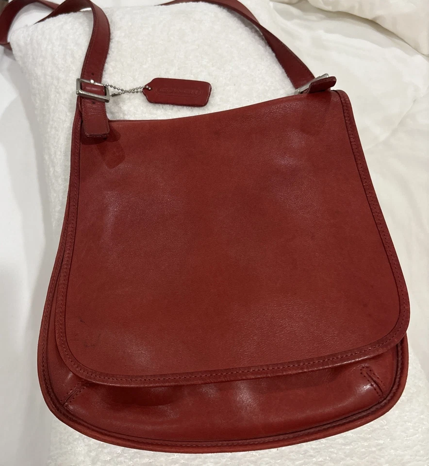 Genuine Vintage COACH  Red Leather Crossbody Bag HOP-9131 With Matching Wallet - Image 2 of 4