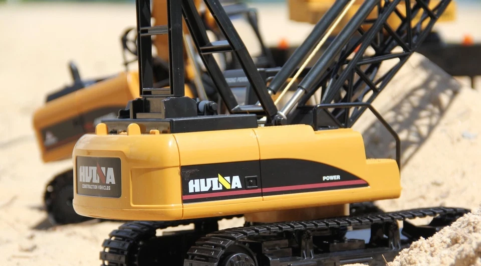 Huina SAN50T 1/14 Scale Mobile Crane RTR RC Construction Vehicle Heavy Duty - Image 3 of 4