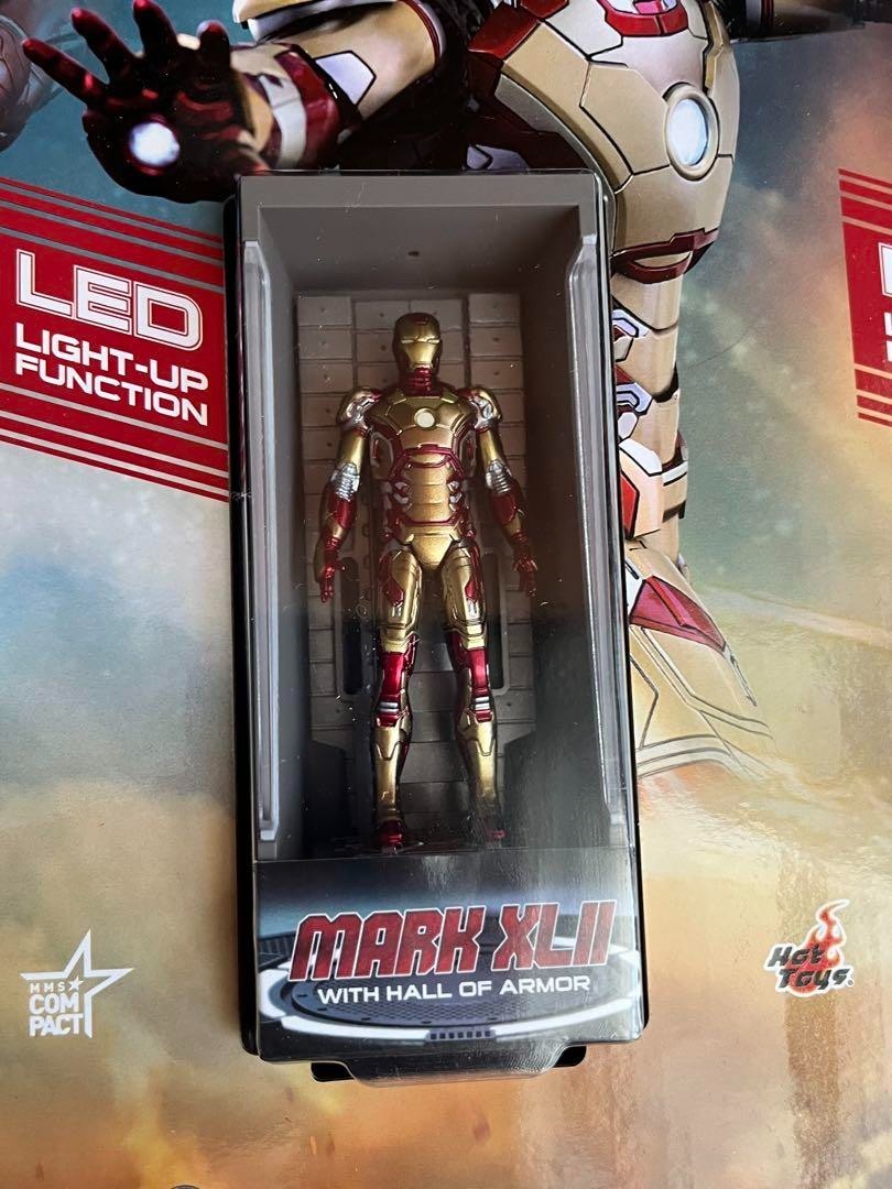 Hot Toys Iron Man 3 - Iron Man Hall of Armor (Series 2