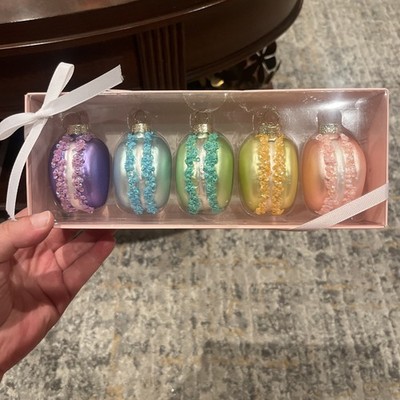 NIB Saks Fifth Avenue  Oh So Sweet  Jumbo Macaron Ornaments Set Of 5