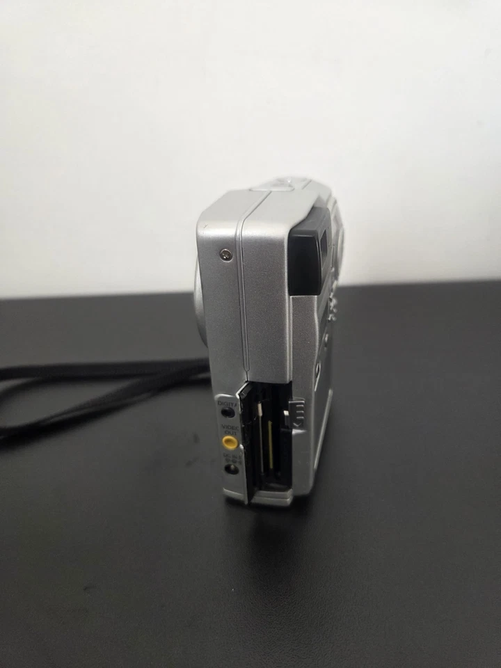 Fujifilm MX 2700 2.3MP Digital Camera - Silver, photo 4 of 5