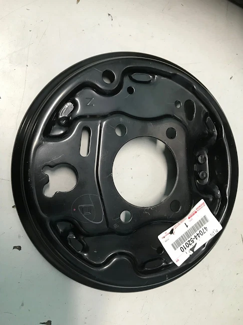 Subconjunto de placa genuina Toyota SCION XAN, respaldo de freno, trasero LH 4704452010 OEM Foto 4 de 4