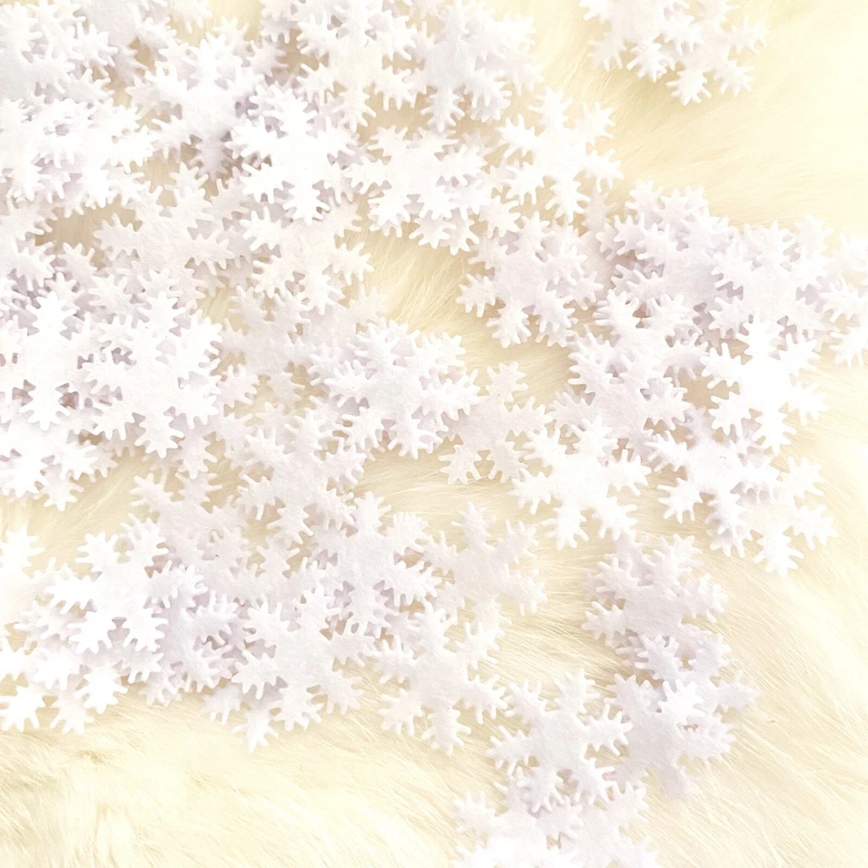 Крошечные войлочные снежинки 25 шт. 10 мм — рождественская аппликация праздничные поделки нашивка - Изображение 4 из 4