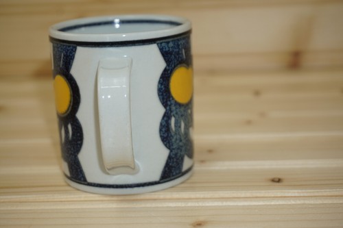 Royal Copenhagen Fajance Mug, 2 7/8"  1976  B   (G75) - Picture 5 of 7
