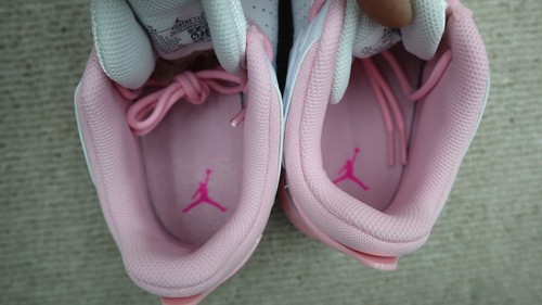 Nike Air Jordan Max Aura 5 GS Pink Basketball Shoes Sz 7 Y FD8789 116 - Picture 7 of 18