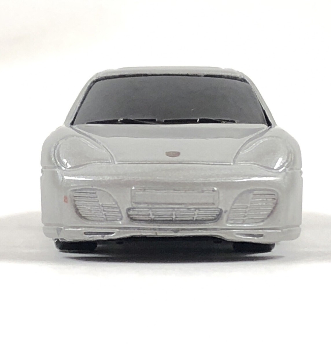 Maisto Fresh Metal Porsche 911 Carrera 4S Silver Loose 1:64