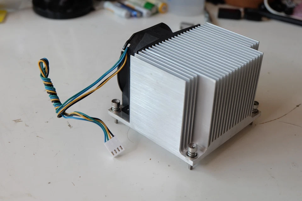 Intel/Foxconn E47199-001 2U active heatsink/fan LGA1366 - Image 2 of 3