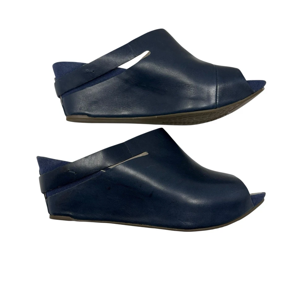 Tsubo Ovid Navy Blue Wedge Slip On Peep Toe Comfort Sandal sz 9 - Image 2 of 4