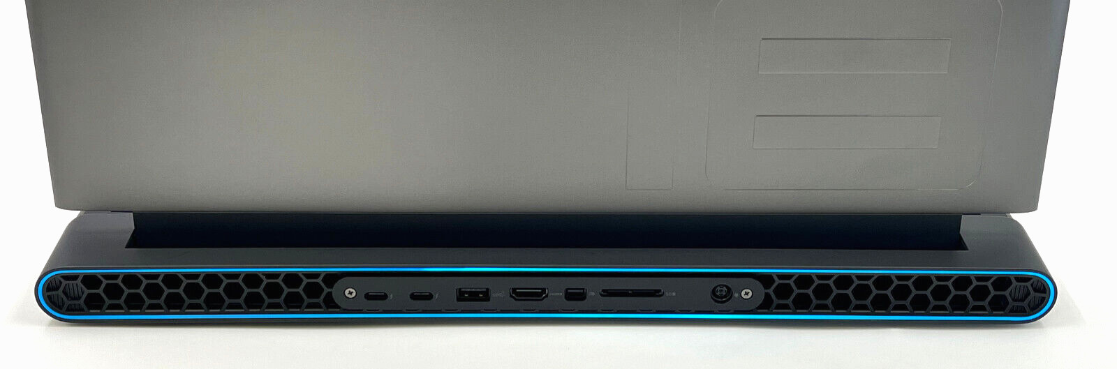 Laptop para juegos Alienware M18 R1 i9 de 13.ª generación 32GB 2TB NVMe RTX 4080 12GB 18in, imagen 9