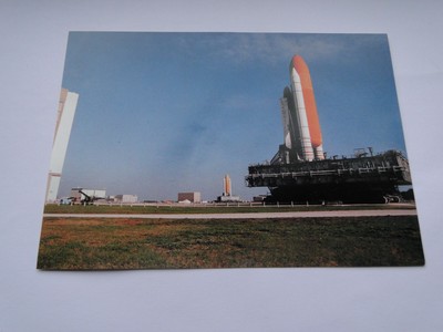 Postkarte  Space shuttle Columbia  mit Crawler