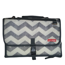 Skip Hop Gray / White Portable / Travel Pronto Chevron Mesh Baby Changing Pad