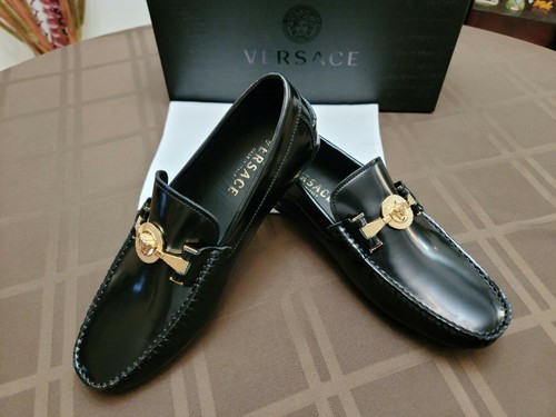 $895 Authentic Versace Greca Medusa 