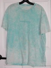 *MENS MEDIUM RAWGEAR VERIGATED COLOR TEE--22" ARMPIT TO ARMPIT BY 29" TALL--EXC