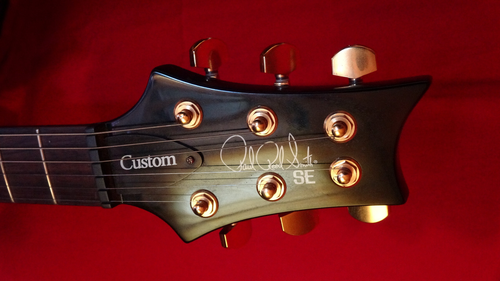 PRS SE Custom (état neuf, avec mécanismes Schaller Gold, en ligne convertisseur MIDI avec supplément)