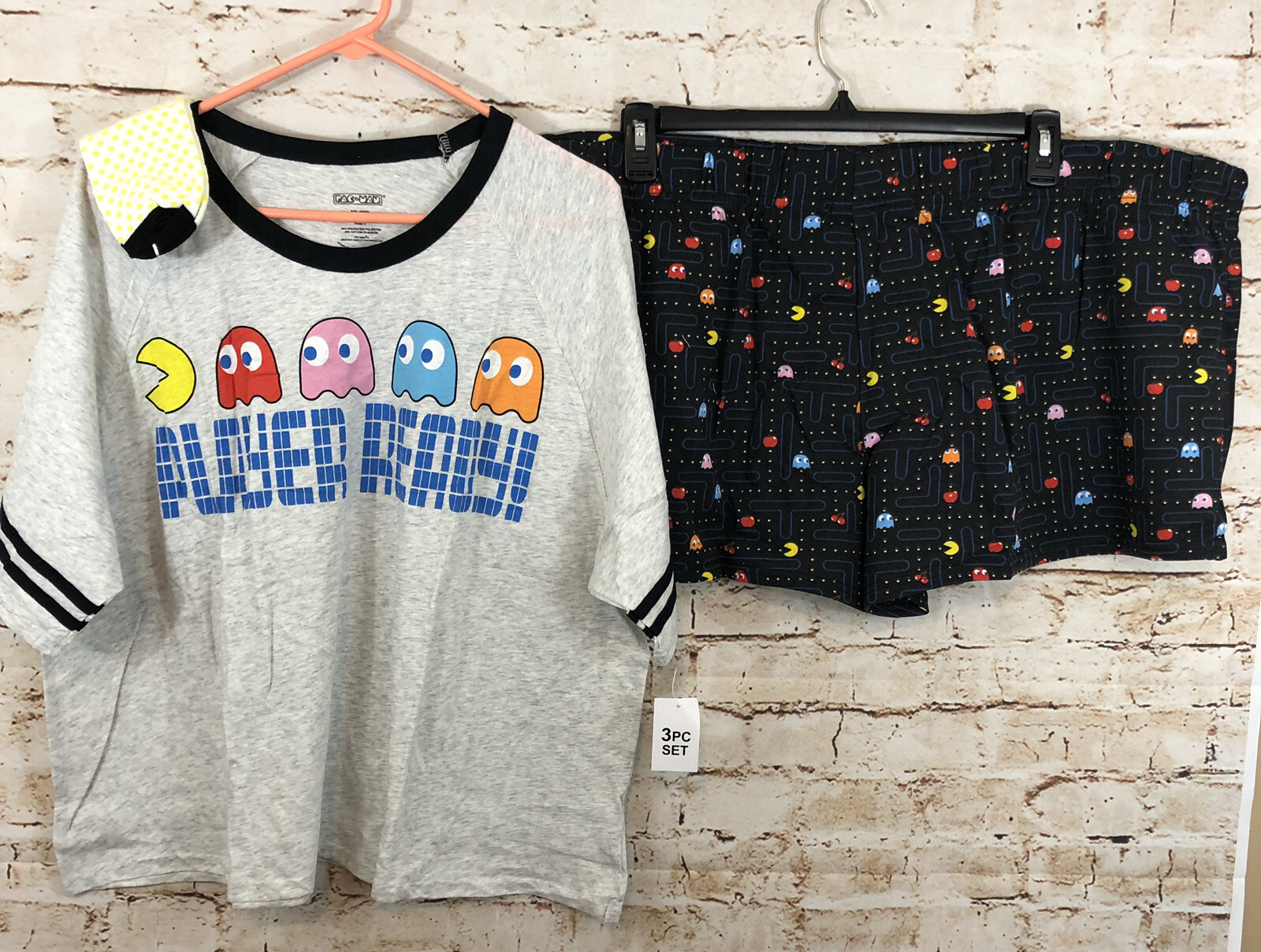 NEW Pac Man Pajamas women medium Shirt Shorts Socks 3 piece summer retro