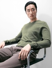 M&S - Autograph Mens Cashmere V-Neck Long sleeved Jumper in Smokey Green