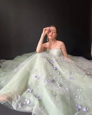 Light Green Tulle Ball Gown Evening Dresses Strapless Party Prom Gown Sleeveless