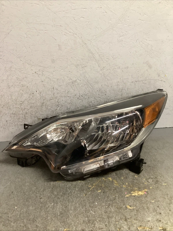 2017-2019 NISSAN VERSA NOTE LEFT LH DRIVER SIDE HEADLIGHT OEM HALOGEN 260609ME0A