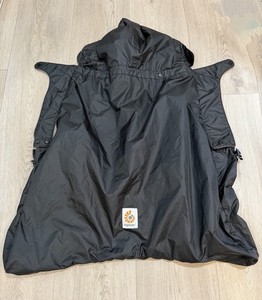 Ergobaby Winter Weather Cover Black Inward Facing Fleece Lined Water Resistant