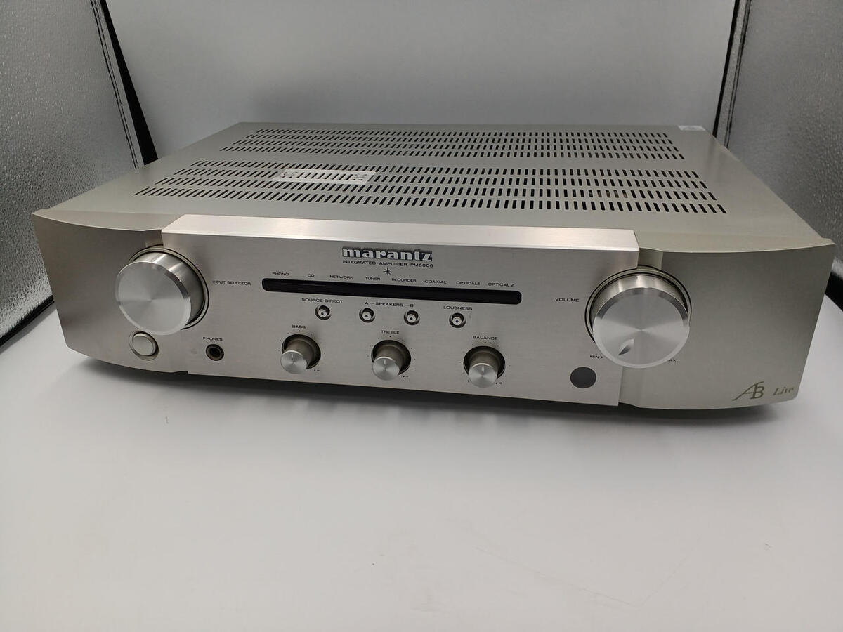 Marantz PM6006 Integrated Amplifier Silver Good Condition Marantz PM6006 Integrated Amplifier Silver Good Condition