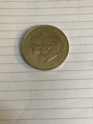 ROYAL WEDDING COIN 1981 HRH THE PRINCE OF WALES AND LADY DIANA SPENCER-LLOYDS- 