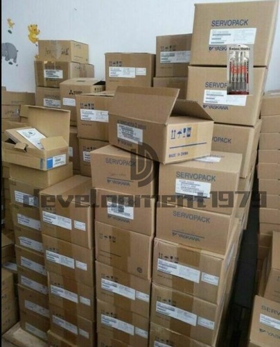 Servomotores Panasonic MUMS042A1B0S MUMS 042A1B0S 1 PIEZA NUEVOS - Imagen 1 de 3