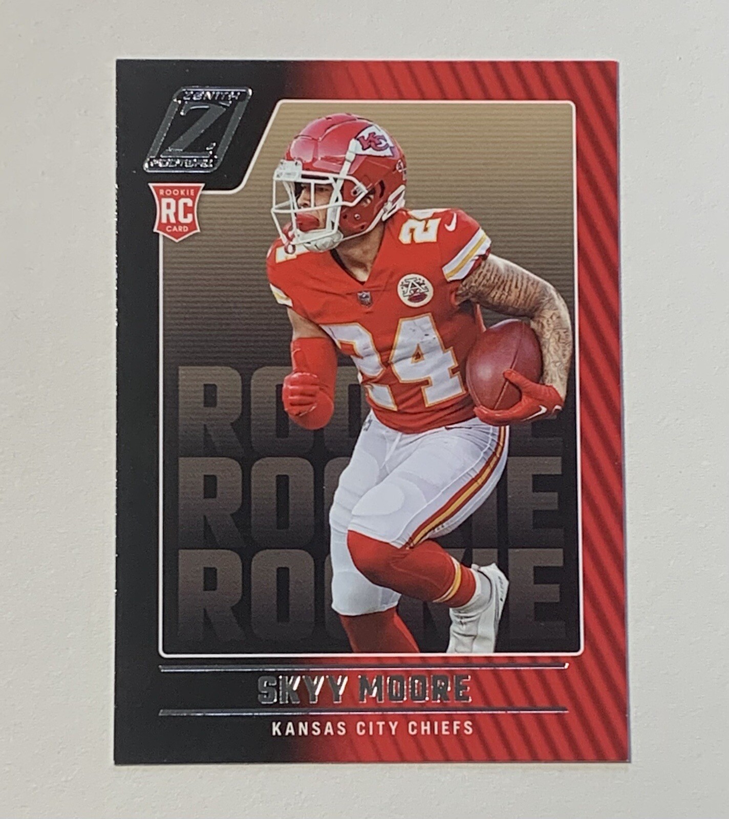 2022 Panini Zenith Skyy Moore RC #124 Kansas City Chiefs