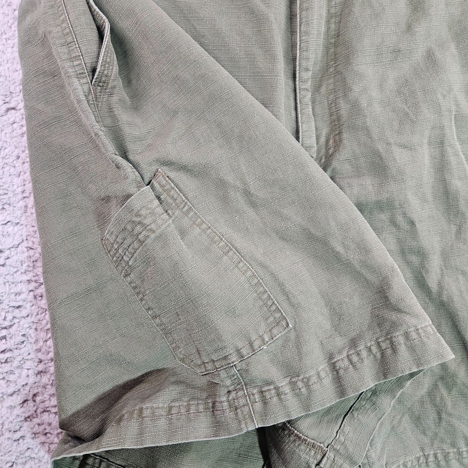 Columbia Sportswear Company Shorts Mens Size 42 x8 Flat Front Green thumbnail 2