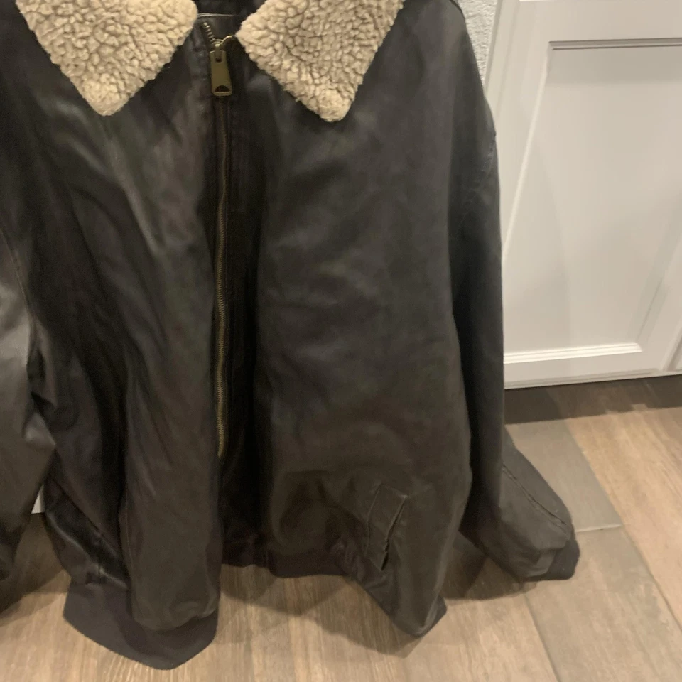 Chaqueta Arizona Jean Company Para Hombres 3XL Negra Imitación Cuero Cuello Sherpa Bombardero Foto 3 de 4