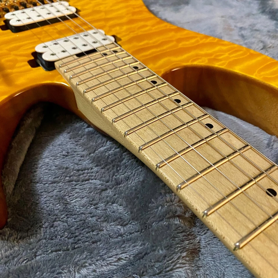 Charvel Pro-Mod DK24 HH FR M 2020 Mahogany with Quilt Maple Dark Amber Finish - Image 4 of 4