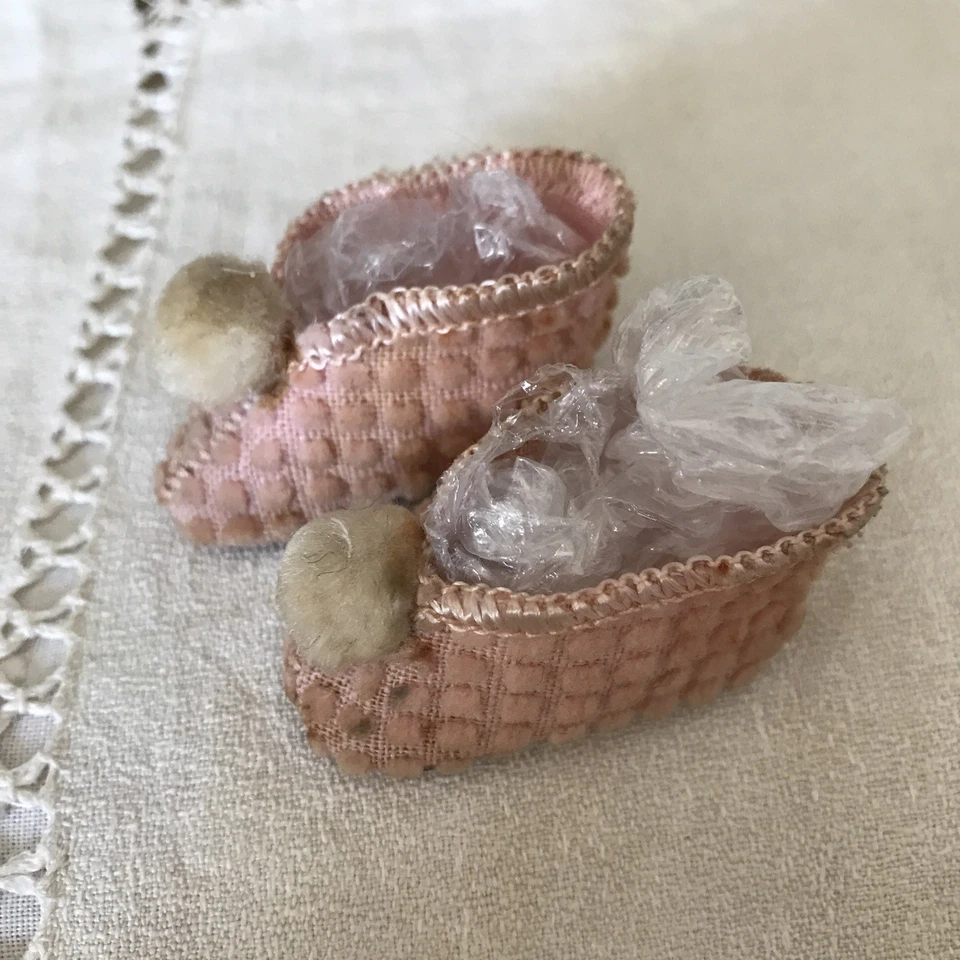 AUTHENTIQUE Paire de Pantoufles G.Languereau poupée Bleuette circa 1939/40 - Immagine 2 di 4