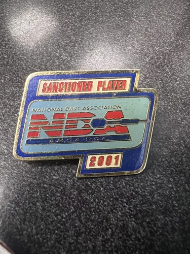 Vintage 2001 National Dart Association NDA Sanctioned Player Blue Pin Badge