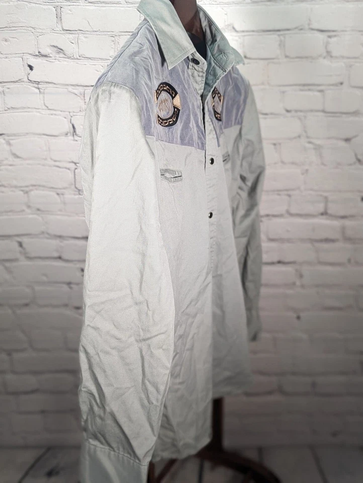 Camisa Buffalo Country Para Hombre Mediana Perla Bordada a Presión Herradura Gris Occidental Foto 3 de 4