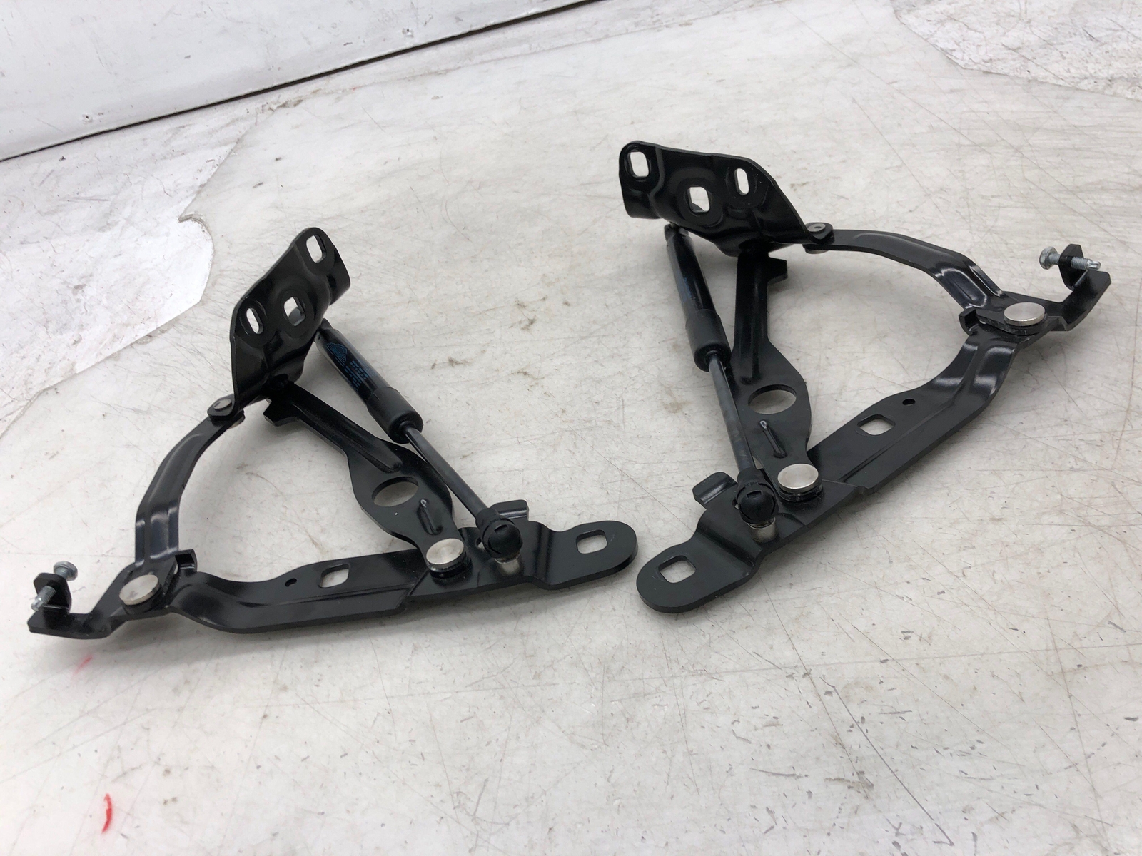 2020-2023 ASTON MARTIN VANTAGE ROADSTER REAR TRUNK LID HINGE SET LEFT RIGHT OEM