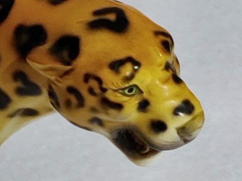 VINTAGE - CREST- Leopard Ceramic - 9in x 3 1/2 in - Japan -60s-70s- Needs Repair - Picture 2 of 15