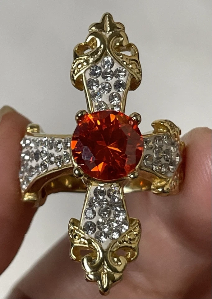 Anillo de cóctel grueso cruz talla 7,75 imitación ópalo de fuego diamantes de imitación transparentes tono dorado Foto 3 de 4