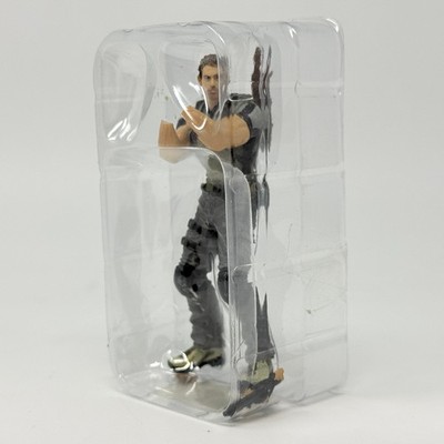 Resident Evil 5 Collector's Edition 3'' Chris Redfield Action Figure *BROKEN* 8h
