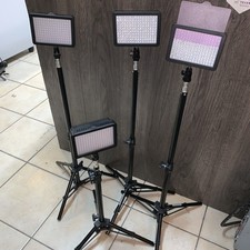 Lot of 4 NEEWER 160 LED adjustable Light and Stand