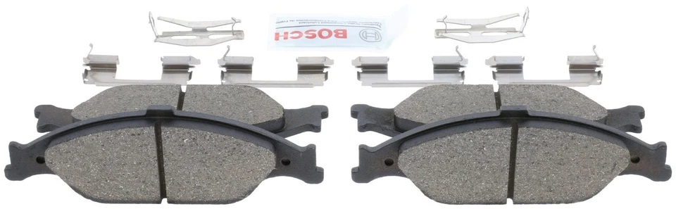 Bosch QuietCast Ceramic Brake Pad and Rotor Kit For 1999-2004 Ford Mustang GT Foto 3 de 4
