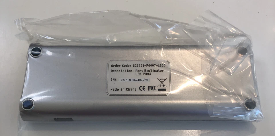 Fujitsu Siemens Port Replicator USB-PRO4 - Network,RS232,Printer Port,PS2,USB x3 - Image 3 of 4