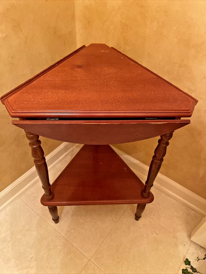 Vintage Powell Furniture Round / Triangle Drop-Leaf Side Table with Shelf 3 Leg - Image 3 of 4