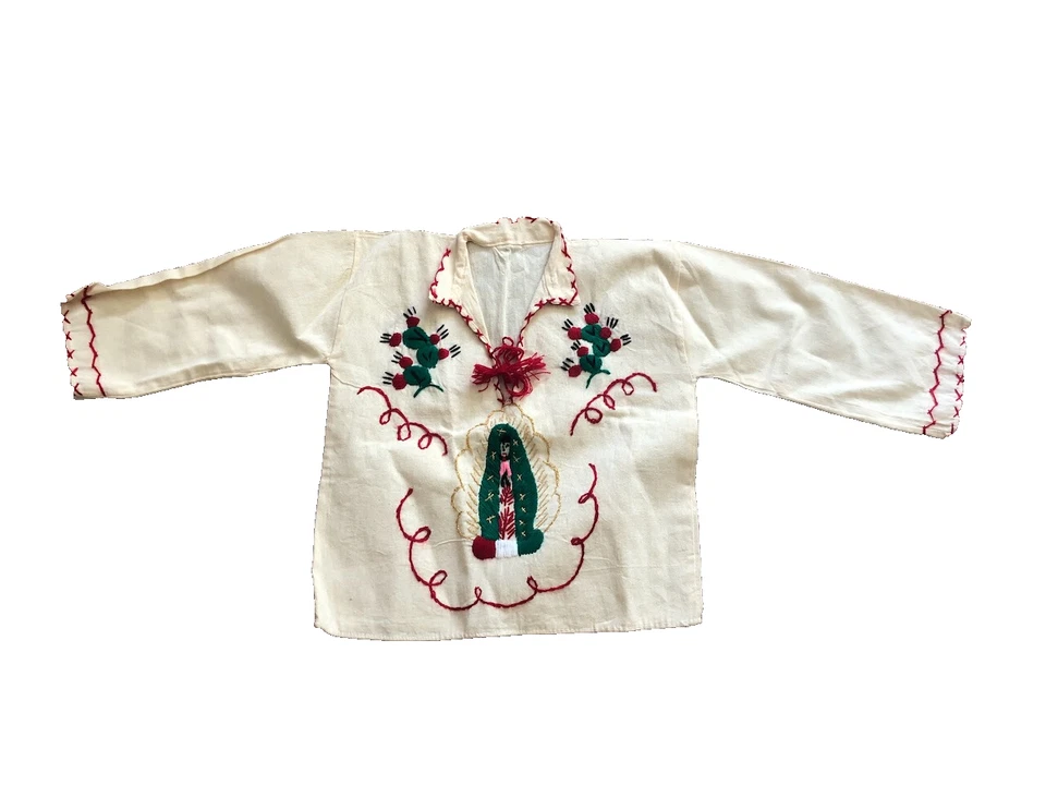 Camisa Infantil Mexicana Bordada con Nuestra Señora de Guadalupe Talla 7/7.5 Foto 3 de 4